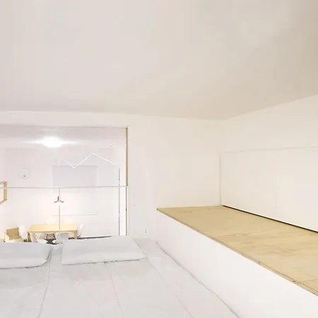 Appartamento-studio Con Cortile アパート